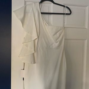 Size M, new with tags, off white Lulus dress